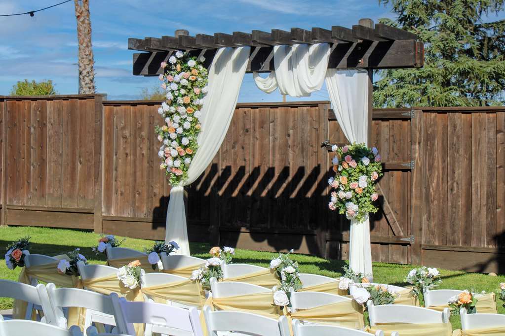 Фото Hilton Sacramento Arden West