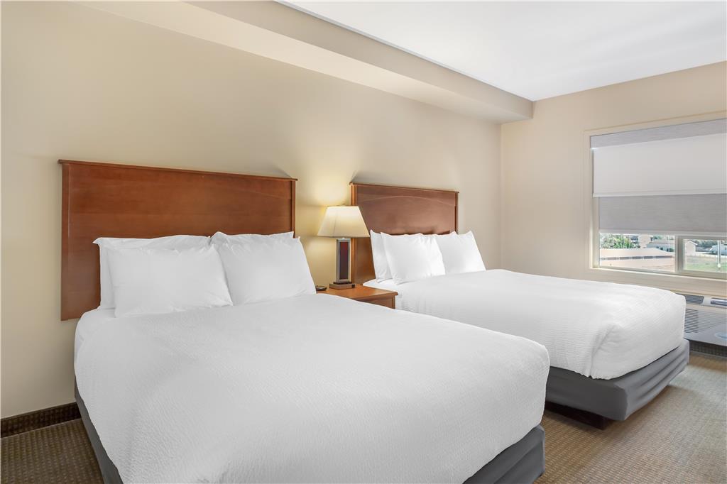 Фото Best Western Plus Service Inn & Suites