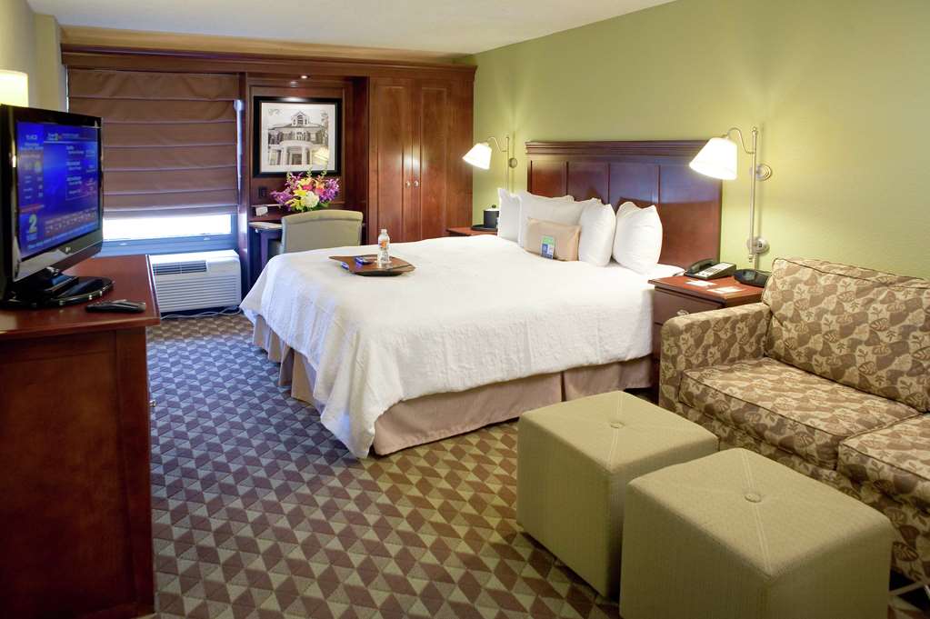 Фото Hampton Inn Baton Rouge - I-10 & College Dr