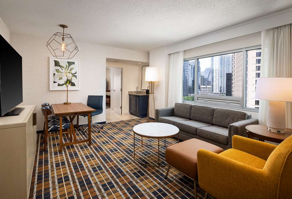 Фото Embassy Suites by Hilton Atlanta Buckhead