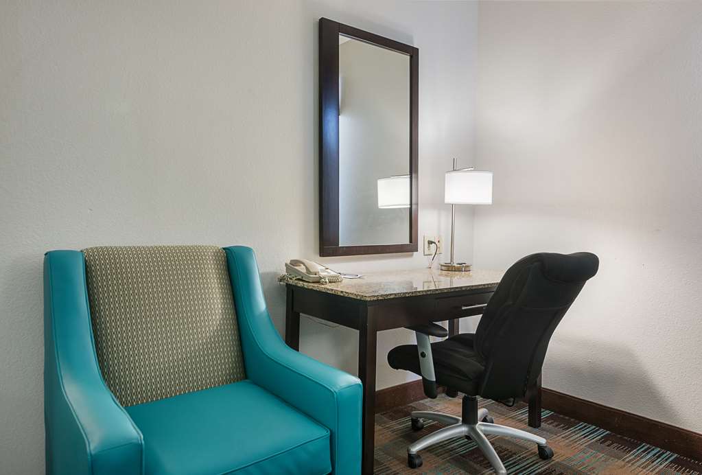 Фото Best Western Plus Deridder Inn & Suites