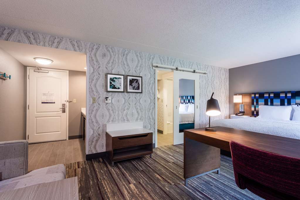 Фото Hampton Inn & Suites Herndon-Reston