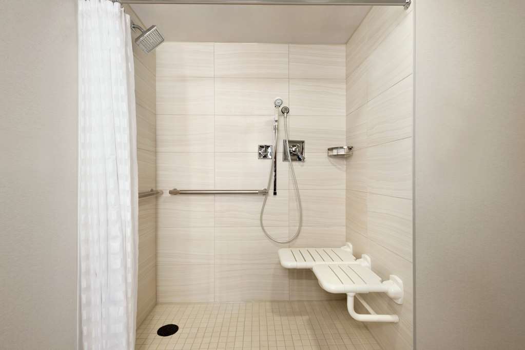 Фото Embassy Suites Indianapolis Downtown