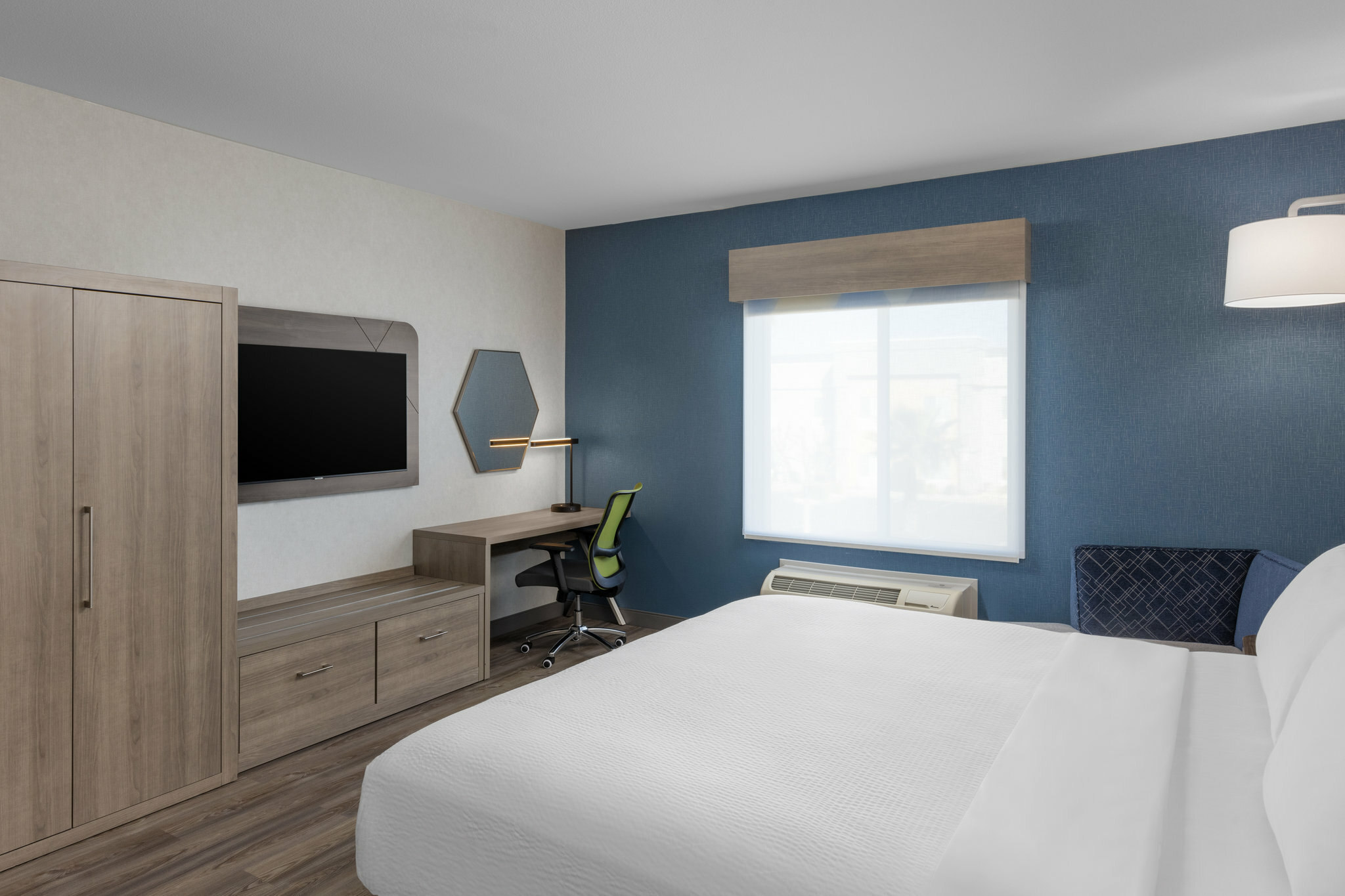 Фото Holiday Inn Express & Suites Sacramento Ne Cal Expo