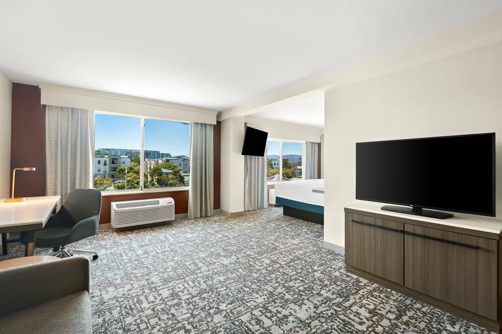 Фото Hilton Garden Inn San Mateo