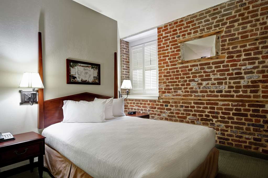 Фото Embassy Suites by Hilton Charleston Historic District