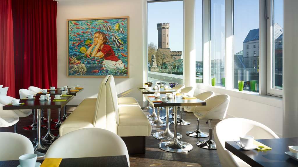 Фото Art'otel Cologne, part of Radisson Hotel Group