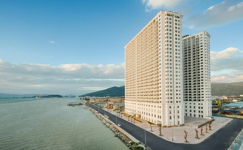 Гостиница Wyndham Danang Golden Bay в Дананге