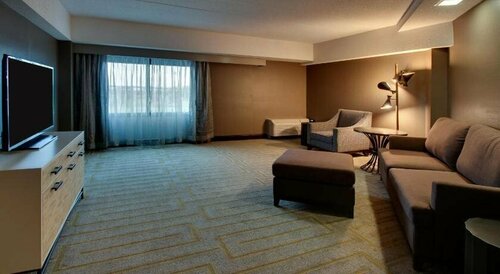 Гостиница DoubleTree by Hilton Mt. Vernon в Маунт Верноне
