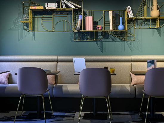 Фото Tribe Paris La Defense Esplanade