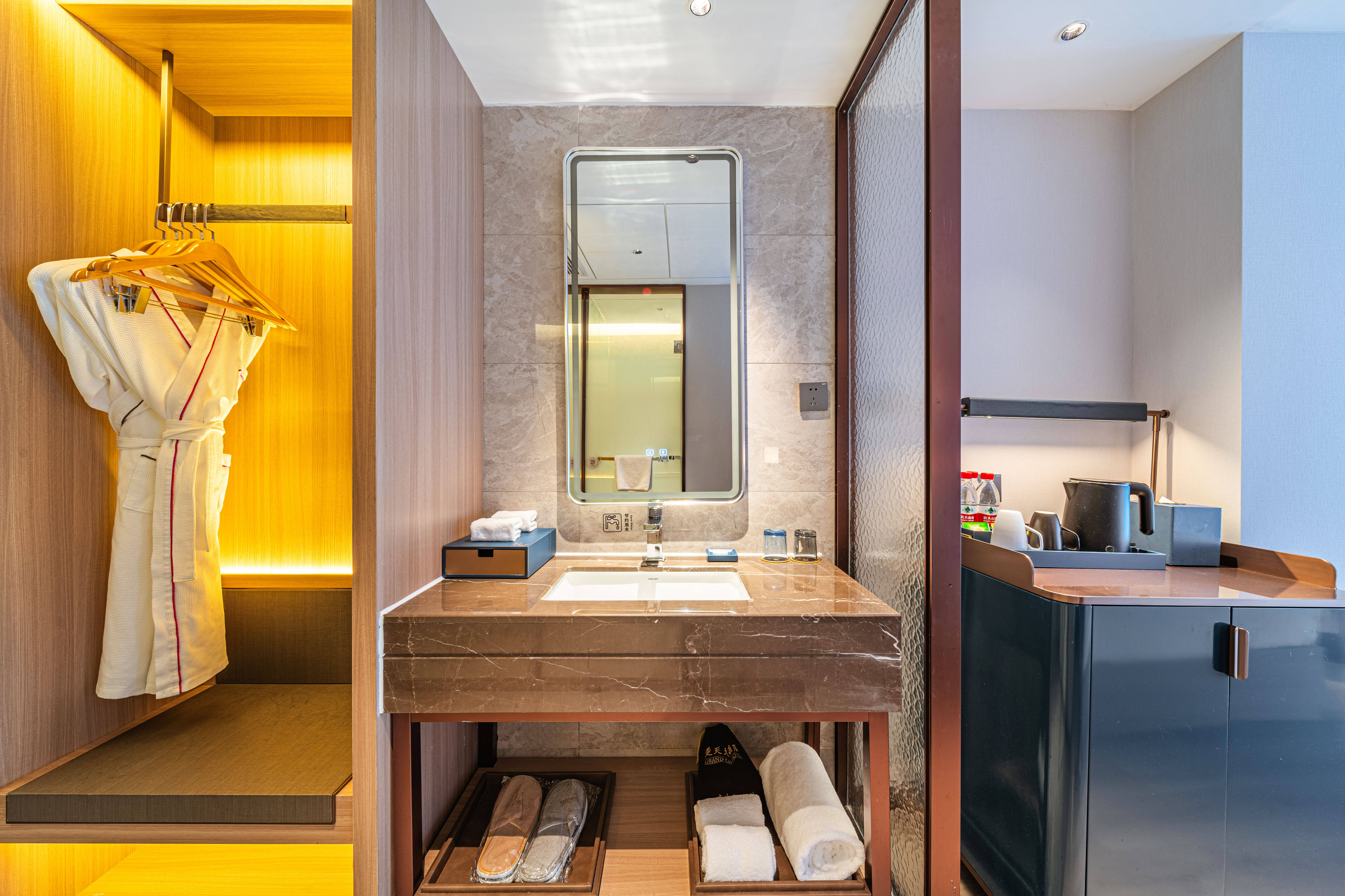 Фото Grand Chu Hotel