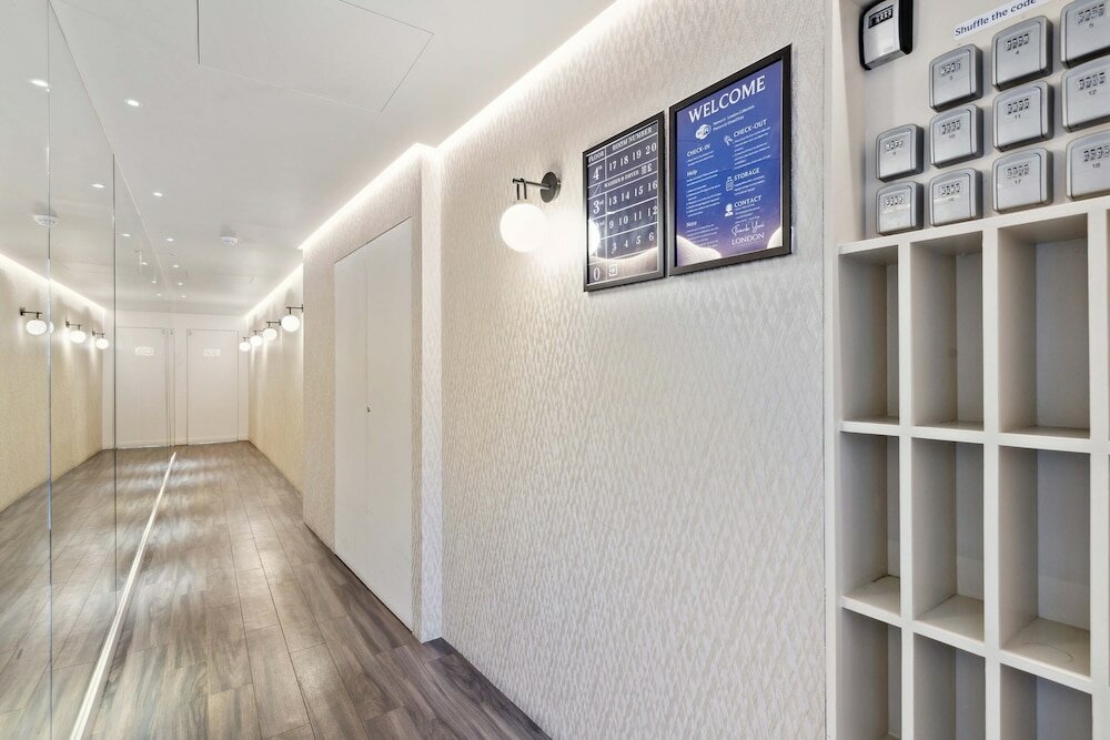 Фото Golden Square