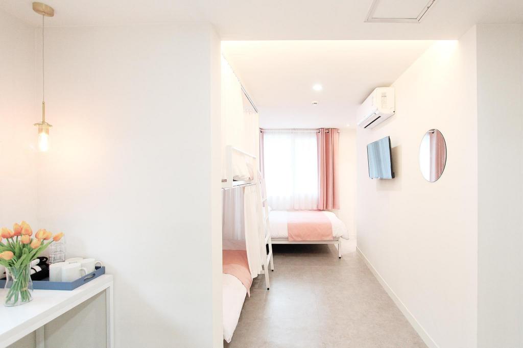 Фото Orbit Cafe & Guesthouse - Hostel