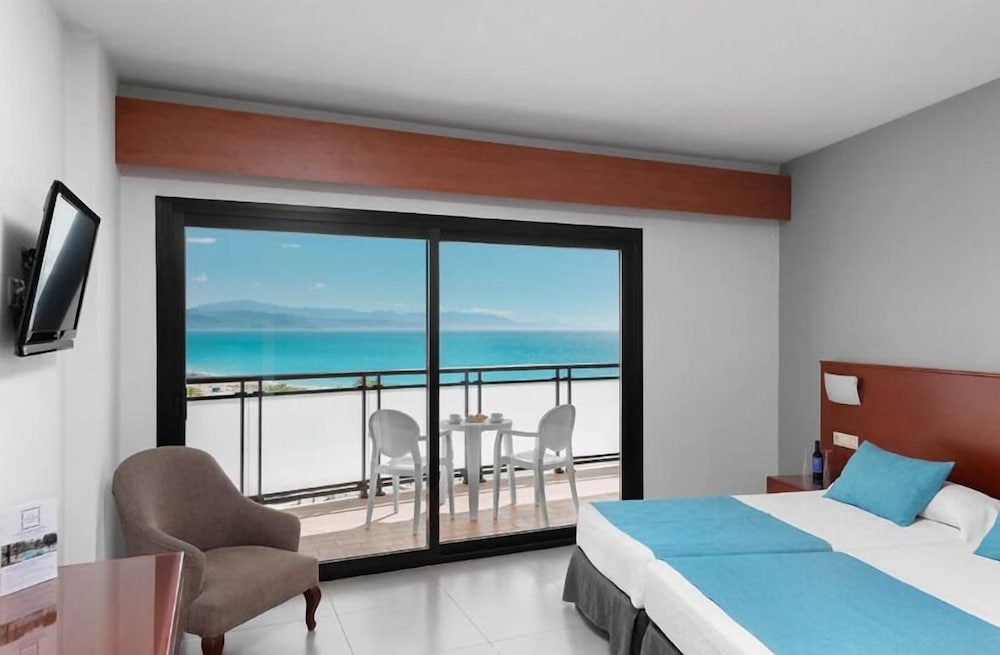 Фото Hotel Puente Real