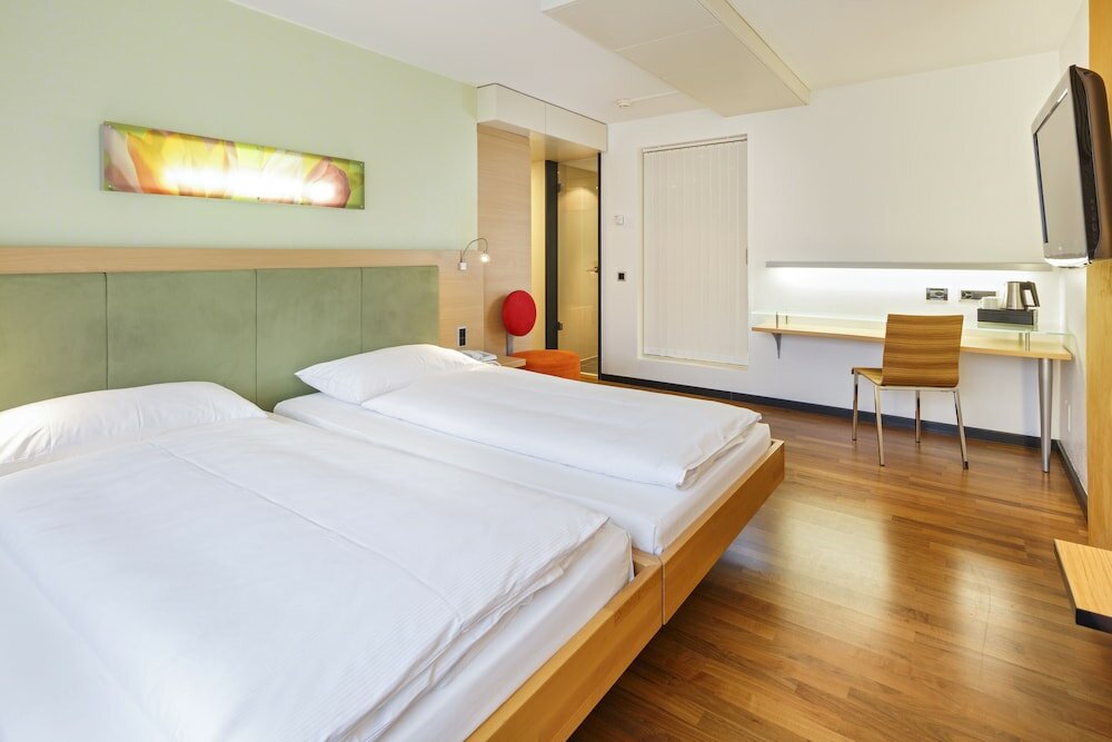 Фото Ramada by Wyndham Baden Hotel du Parc