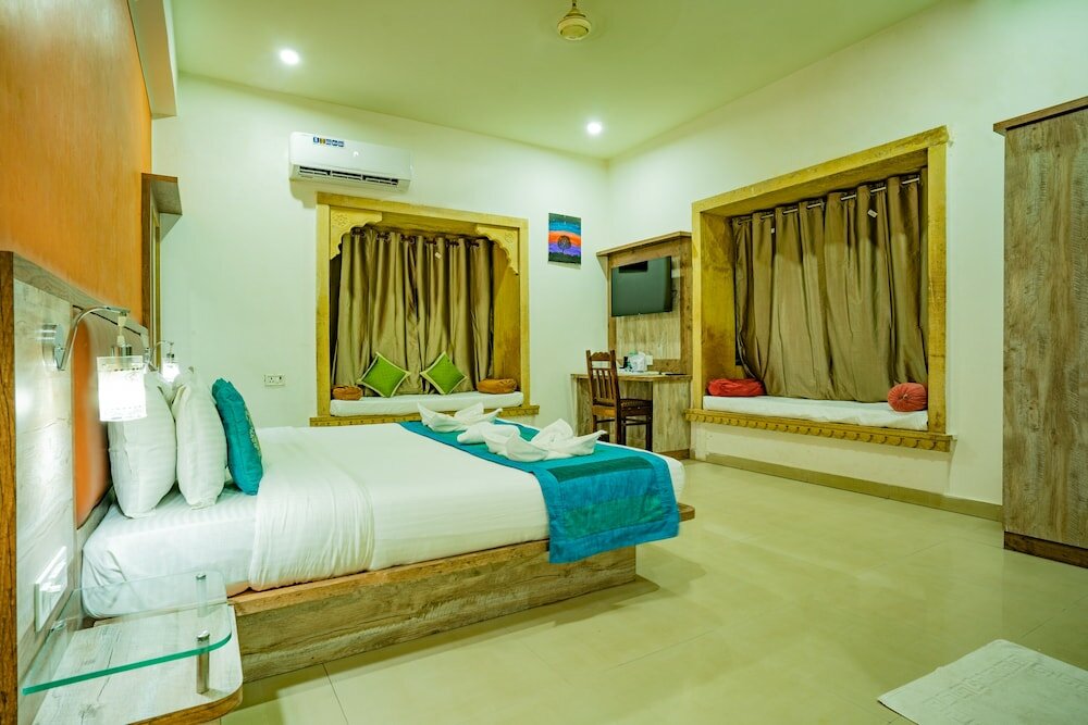 Фото Hotel Marina Mahal