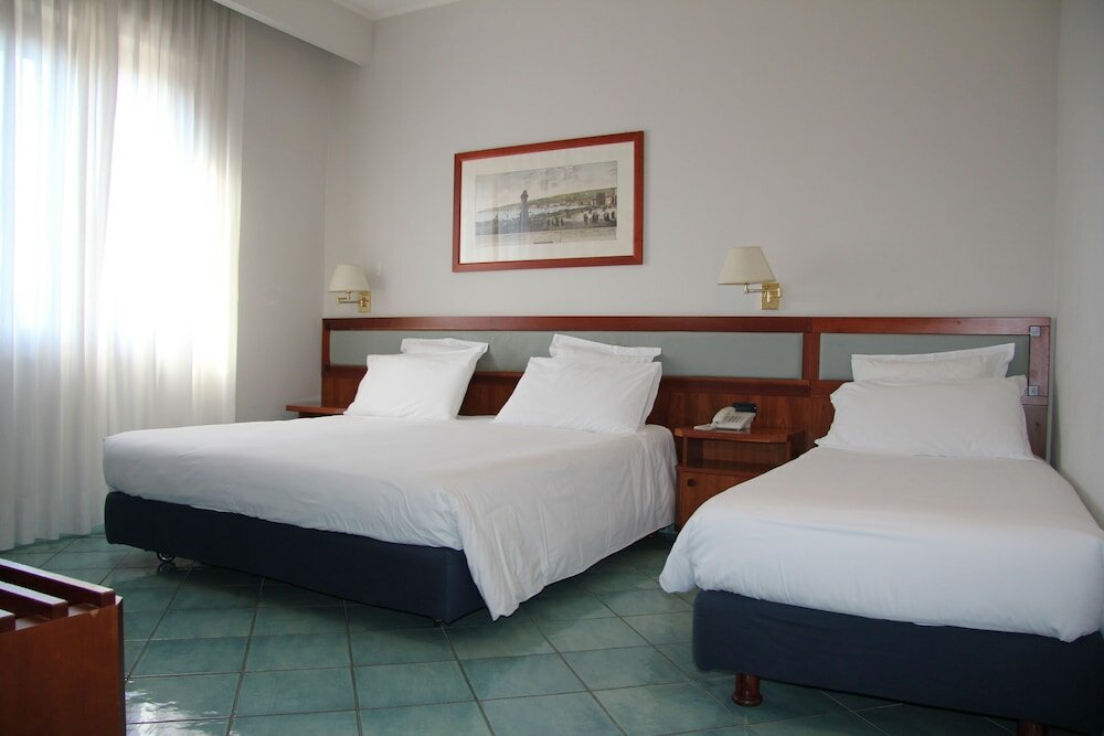 Фото Hotel Marad