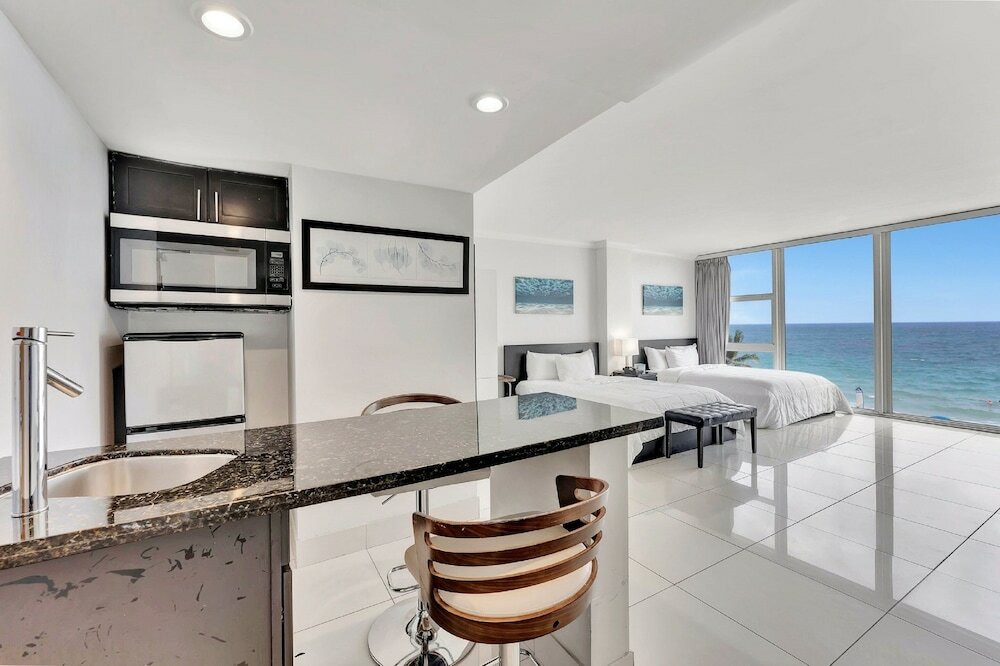 Фото Ocean Manor Beach Hotel