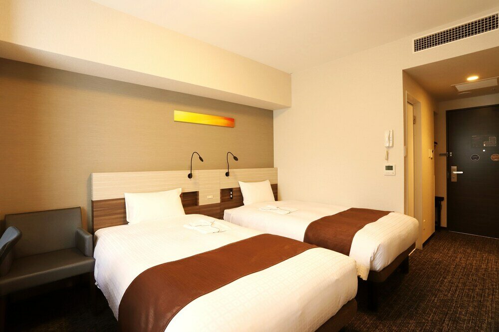 Фото Smile Hotel Premium Osaka Hommachi