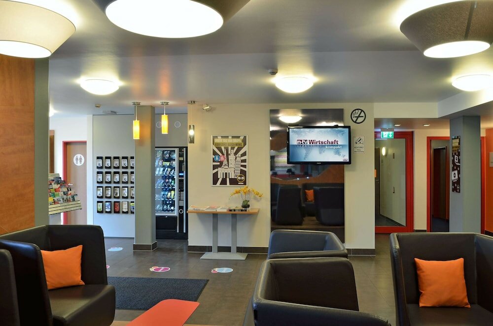 Фото B&b Hotel Frankfurt-Niederrad