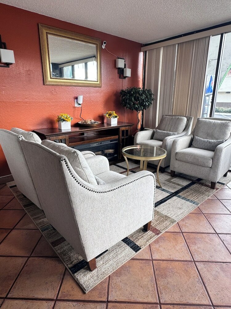 Фото Granada Inn