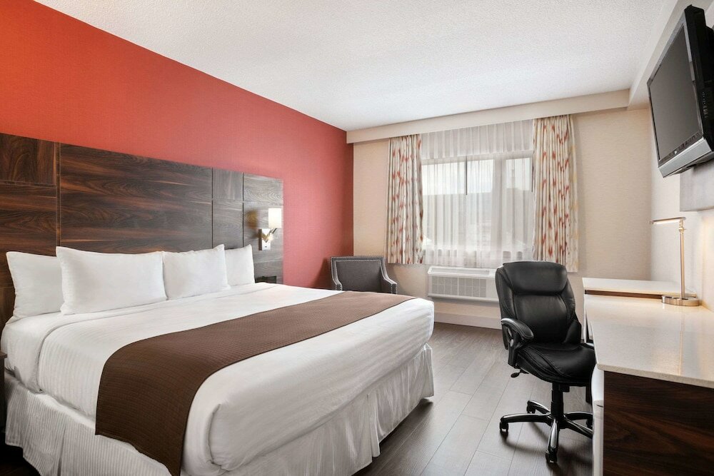 Фото Baymont by Wyndham Medicine Hat