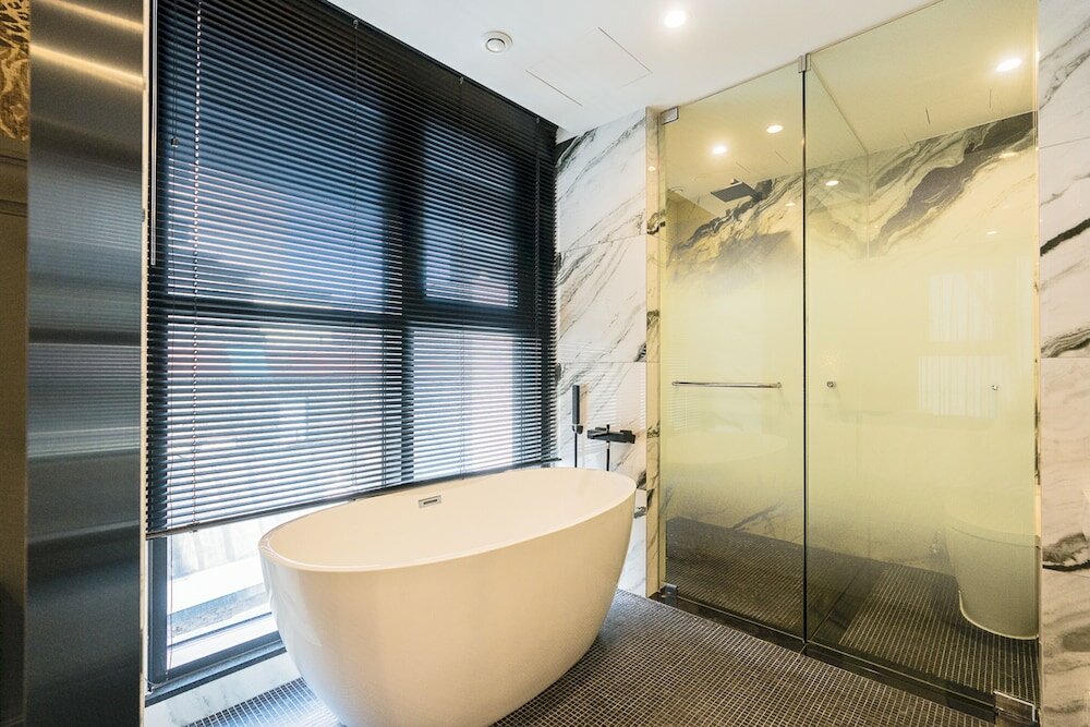 Фото The May Hotel