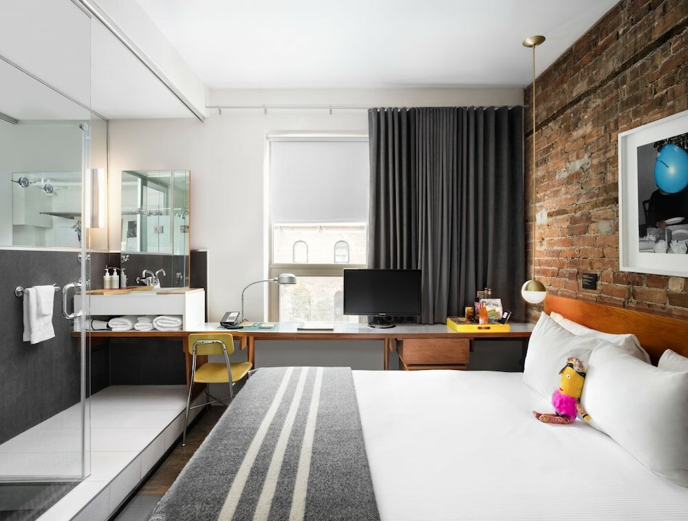 Фото The Drake Hotel