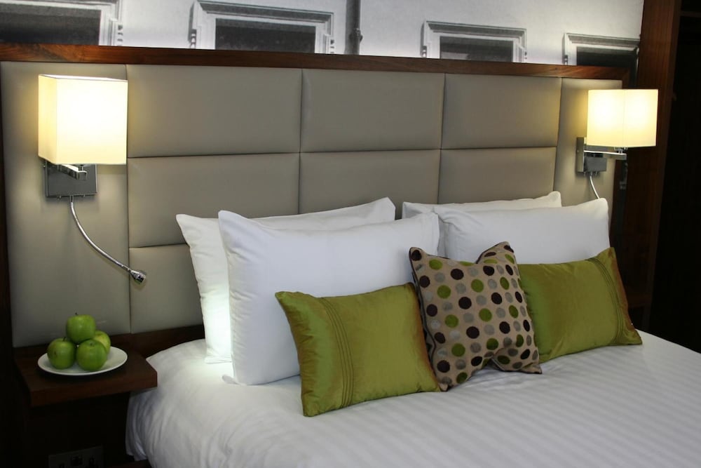 Фото Seraphine Kensington Olympia Hotel