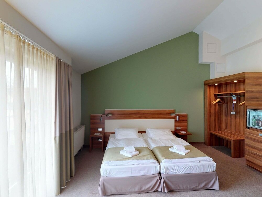 Фото Mercure Tagungs & Landhotel Krefeld