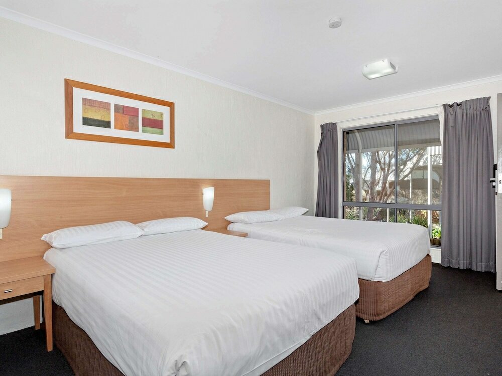 Фото ibis Styles Canberra Eaglehawk