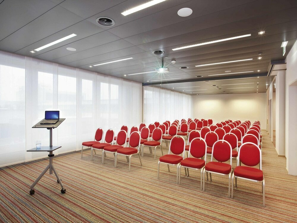 Фото Mövenpick Hotel Zürich Regensdorf