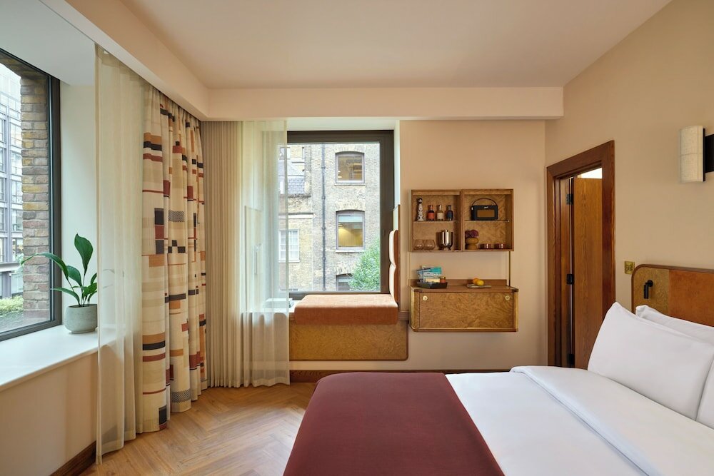 Фото Devonshire Club & Hotel
