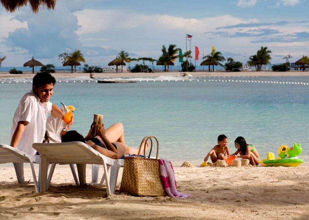 Фото Bluewater Maribago Beach Resort