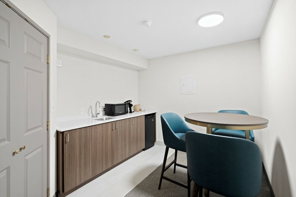 Фото Holiday Inn Hotel & Suites-Milwaukee Airport, an Ihg Hotel