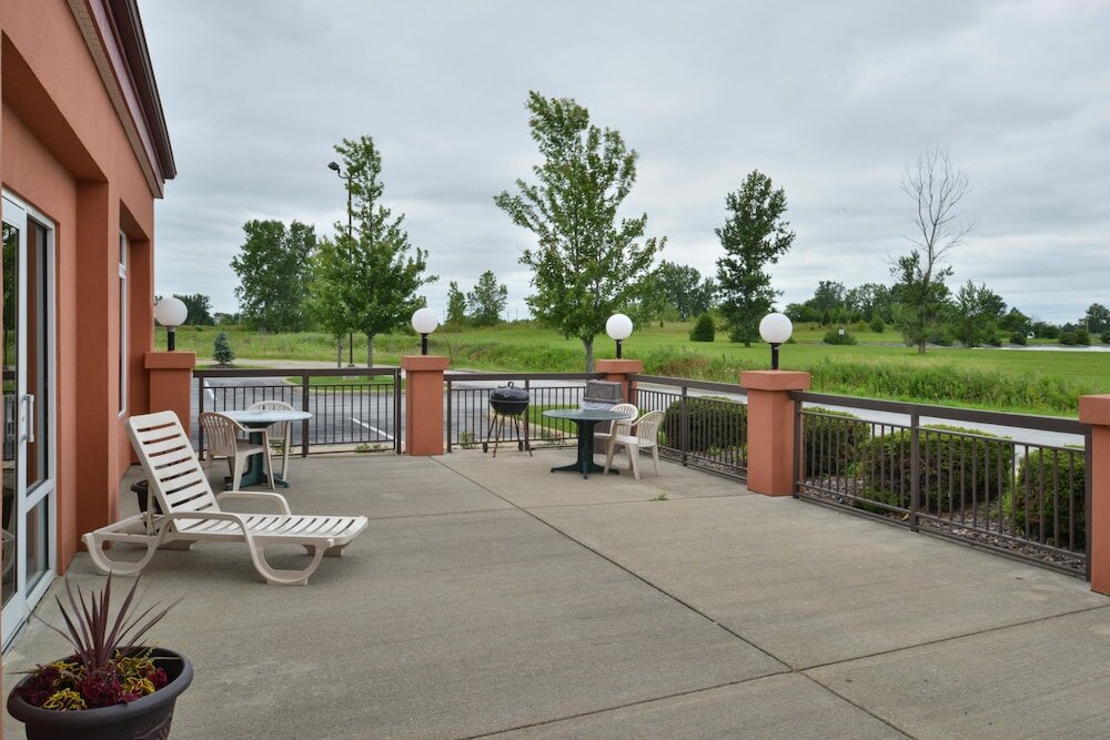 Фото Red Roof Inn Clyde