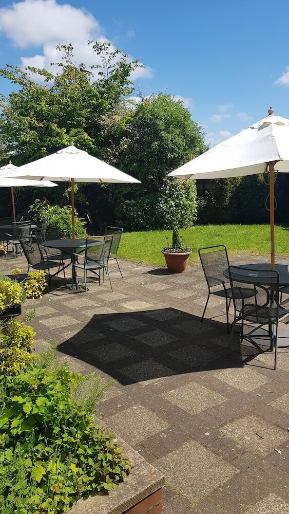 Фото Mercure Wigan Oak Hotel