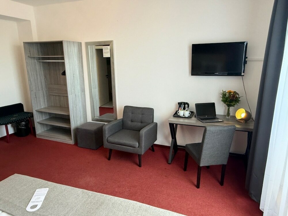 Фото Hotel Aviva