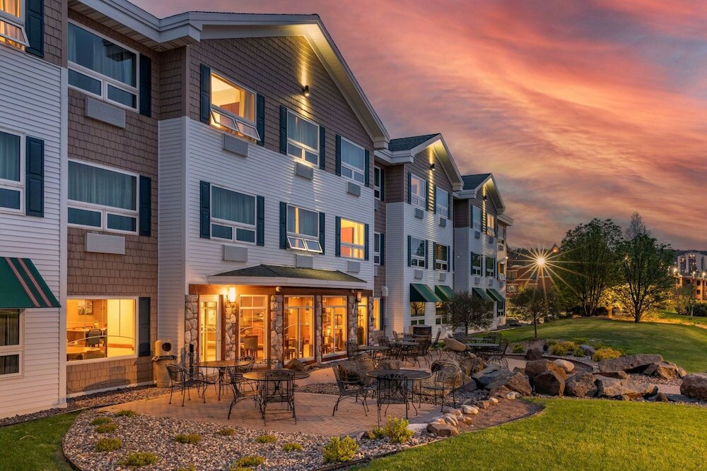 Фото Lift Bridge Lodge, Ascend Hotel Collection