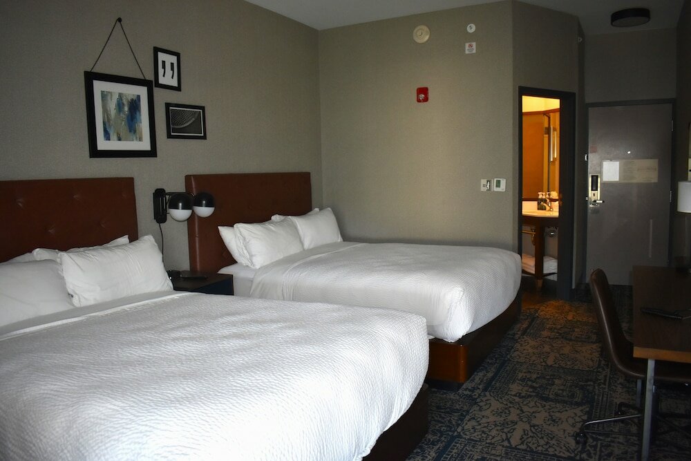 Фото Four Points by Sheraton Chicago Westchester/Oak Brook