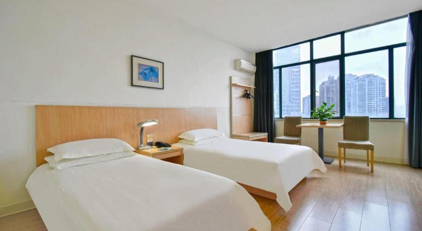 Фото Jingjiang Inn Chongqing Eling Metro Station