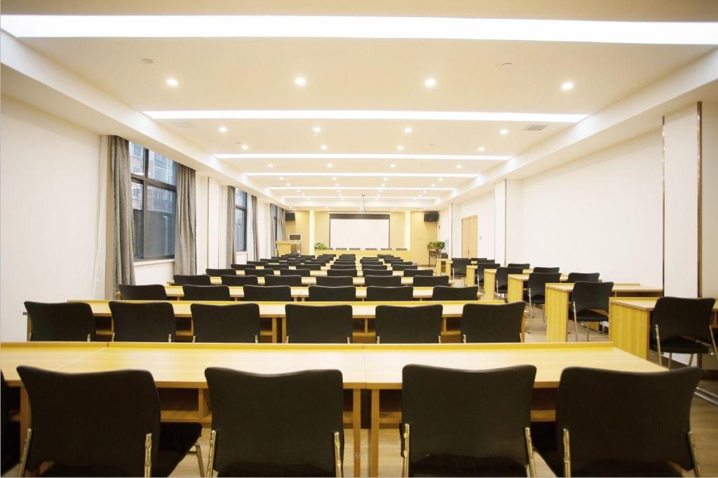 Фото GreenTree Inn Anhui Suzhou Si District Bianhe Avenue Business Hotel