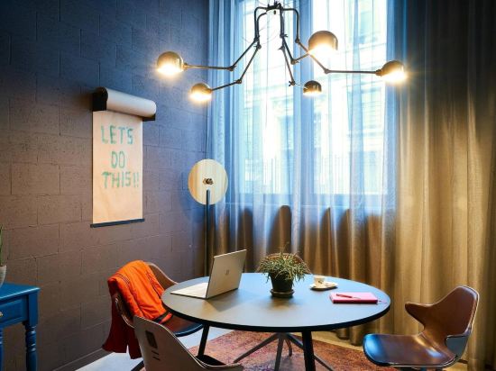 Фото Moxy Brussels City Center