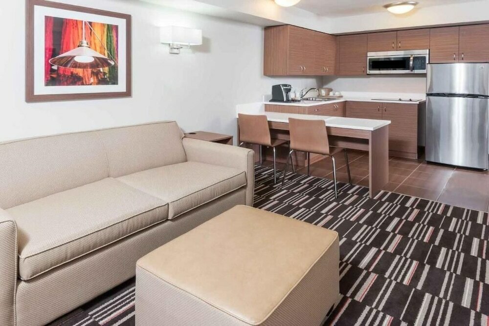 Фото Microtel Inn & Suites by Wyndham Fort Mcmurray