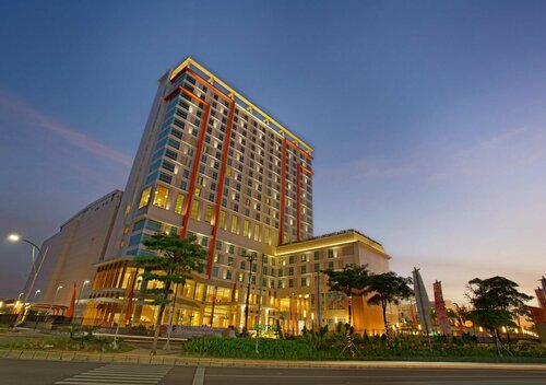 Внешний вид отеля Harris Hotel & Conventions Bekasi в Бекаси, фото 1