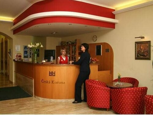 Гостиница Hotel Česká Koruna в Дечине