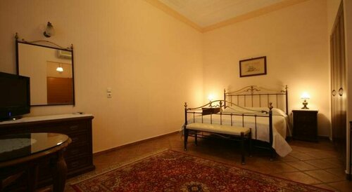 Гостиница Phaedra Hotel в Идре