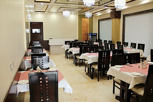 Внешний вид отеля Hotel Taj Heights в Агре, фото 4