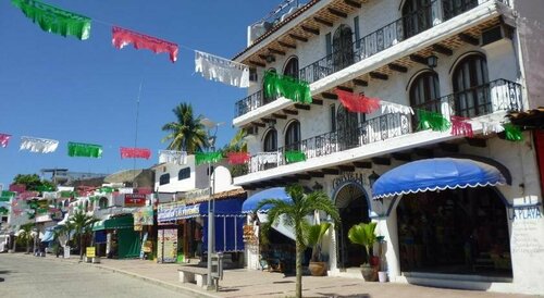 Гостиница Casa Vieja в Пуэрто-Эскондидо