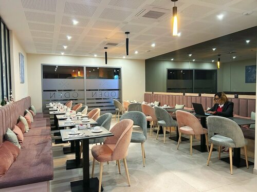 Гостиница Hôtel Oden Paris Ivry в Кретее
